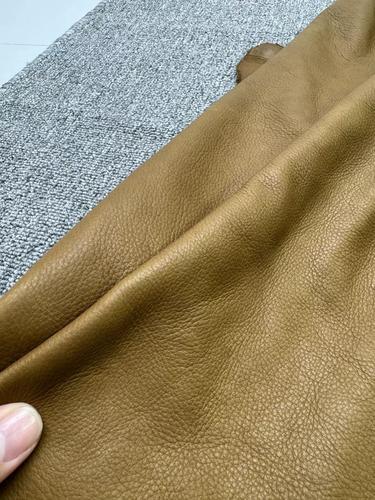 进口头层棕色软油皮 手感偏软舒适 a52 厚度1.2mm