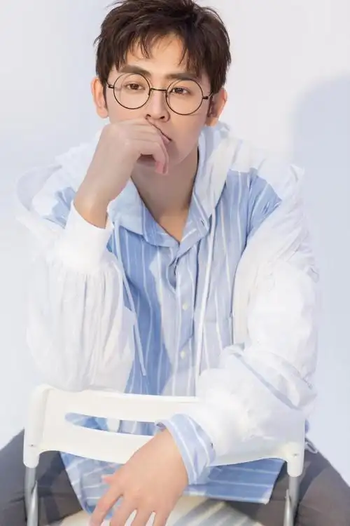 古装剧女世子热播李欣泽倾情加盟玩转国子监