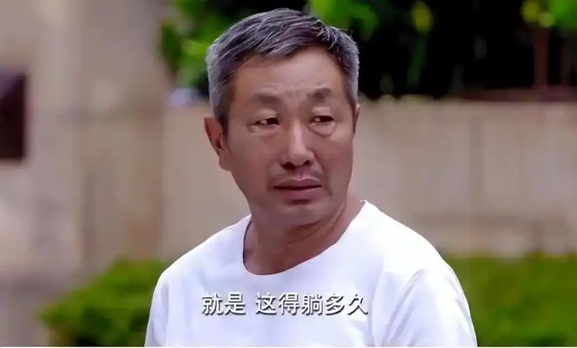 老戏骨杜源:4岁认识爱妻,结婚42年零绯闻,今女儿成了最大骄傲