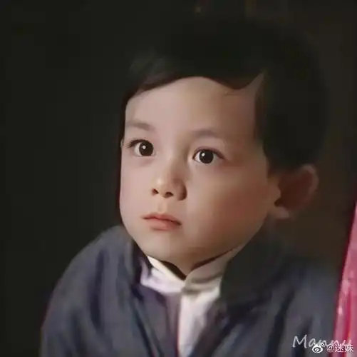 吴磊dd的童年ai修复照也太可爱了吧