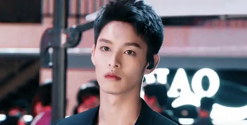 原创炒cp炒翻车曹佑宁正牌女友开撕合作女演员这瓜太抓马了