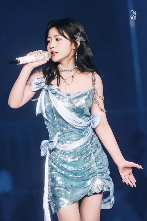 被赖美云小拽龙可爱晕了