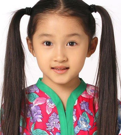 4岁出道8岁成名, 十几岁开百万豪车上学, 亲爹: 都是她自己赚的!