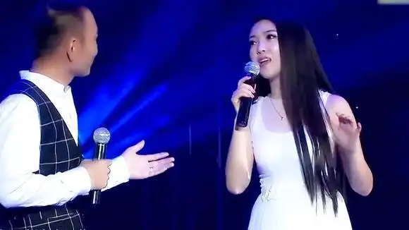 祁隆任妙音2019含泪一首歌,唱的催人泪下,哭红了眼-音乐视频-搜狐视频