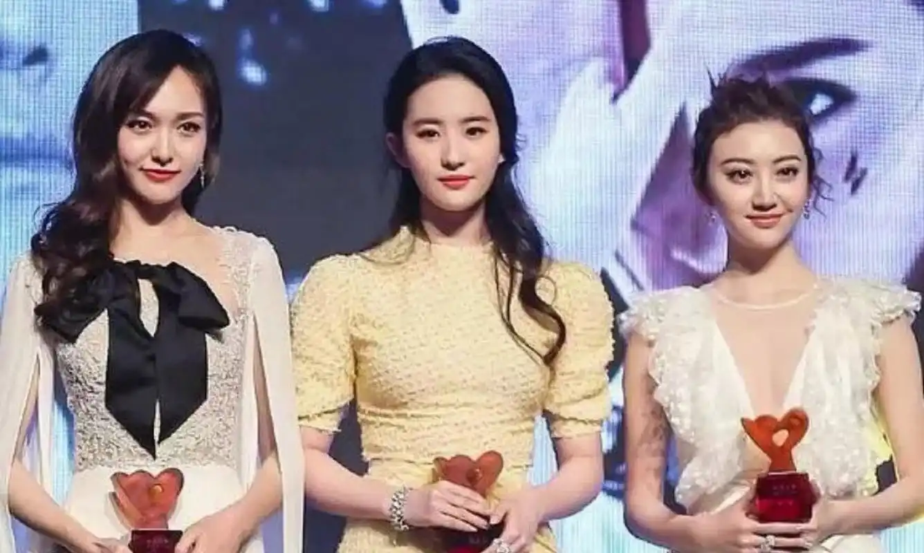 唐嫣,刘亦菲和景甜,大气,端庄,富贵