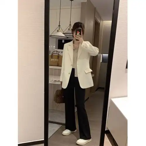 2022春秋季新款白色西装外套女休闲高级感炸街宽松气质小西服上衣