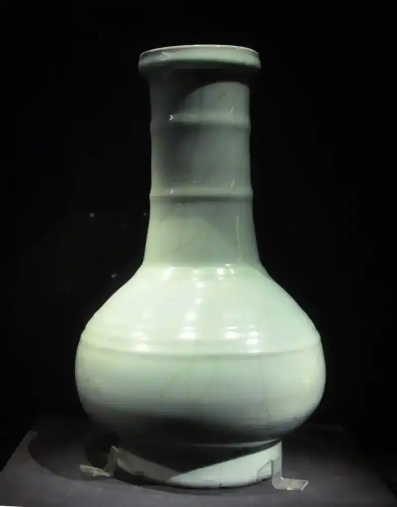 宋代五大名窑之"官窑"(上)大美官瓷,粉青为上,官瓷造型多以 - 抖音