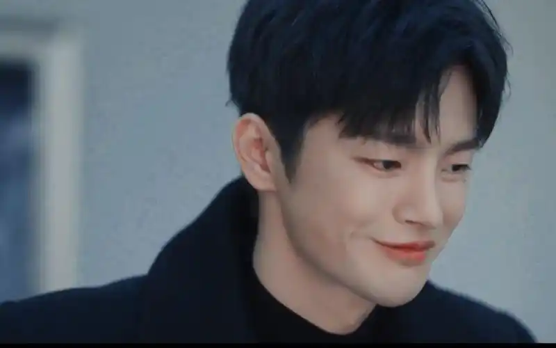 【徐仁国|某天灭亡走进我家门】哥哥那颗泪痣长在我心上,谁也无法抗拒