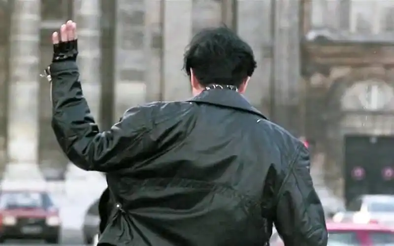 【张国荣 纵横四海】我是通天大盗 明天记得看报纸哦.