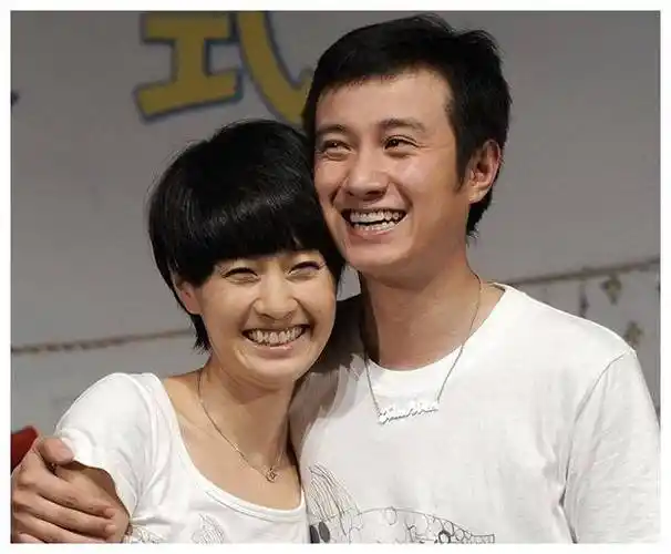 个人能和他相提并论的,哪怕是黄晓明,邓超这两位如今中生代最火的演员