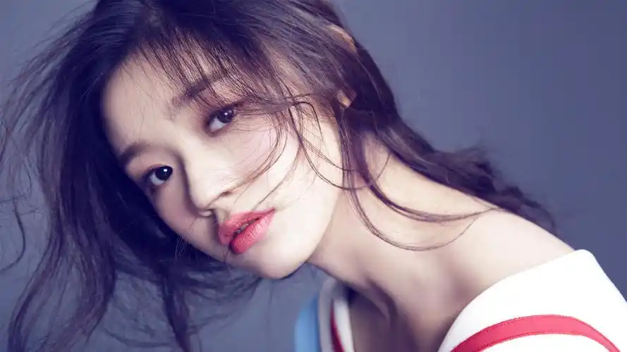 清纯美女林允高清桌面壁纸