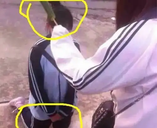 矿泉水瓶塞下体,被泼开水,挑断手筋,被逼吃粪便,拒绝校园暴力