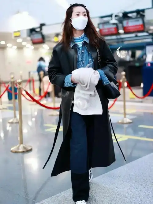 刘雯机场穿搭分享