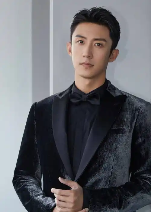 盘点8位拥有「性感喉结」的男艺人_井柏然_魅力_女生