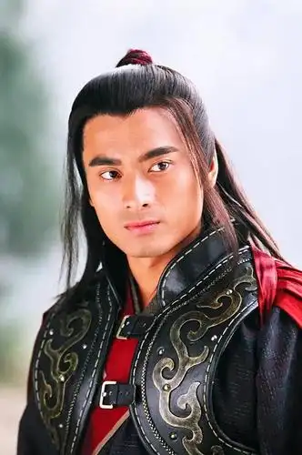 44岁陈龙因戏生情娶小10岁娇妻章龄之如今一家四口很幸福