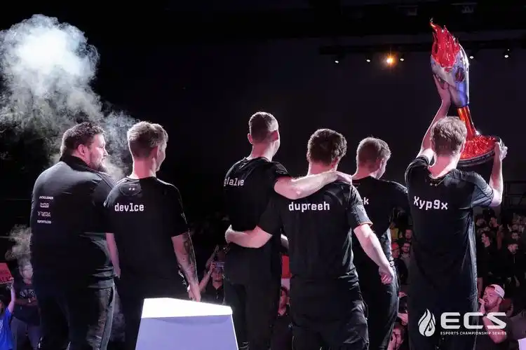 device等三人成为csgo历史上首个奖金百万富翁