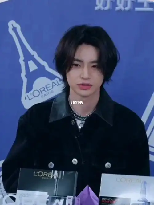 小鬼和达琳锁了