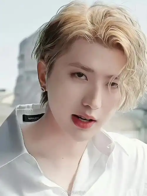 蔡徐坤范思哲全球品牌代言人##蔡徐坤