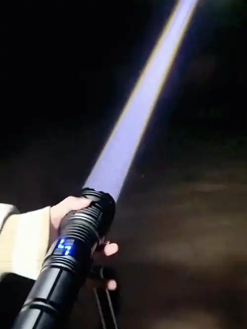 强光手电筒,超亮激光,可充电,便捷多功能耐用长续航!