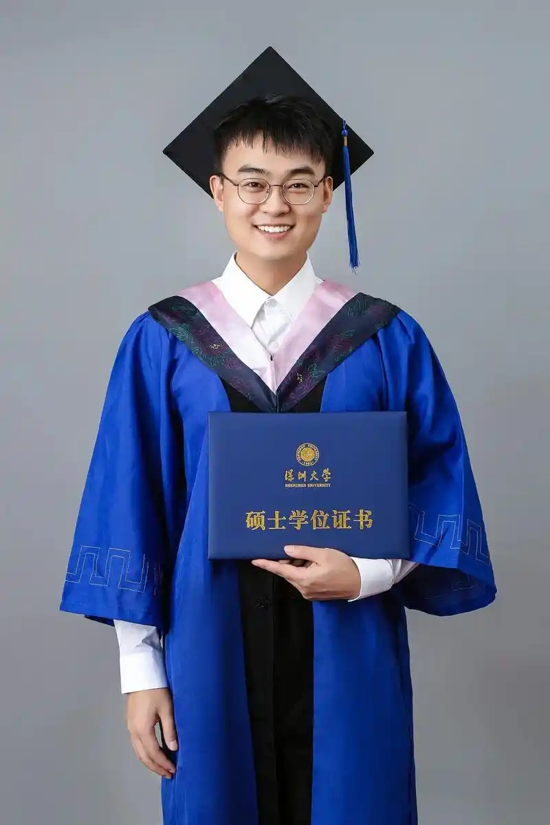 漫长的硕士生涯终于毕业啦,这是一张不一样的毕业照,今天的我们 - 抖