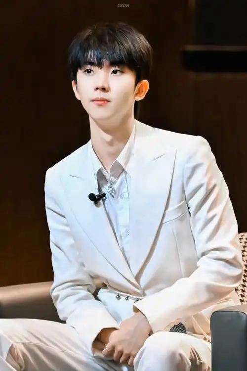 马嘉祺我们的歌##我们的歌马嘉祺白西装造型