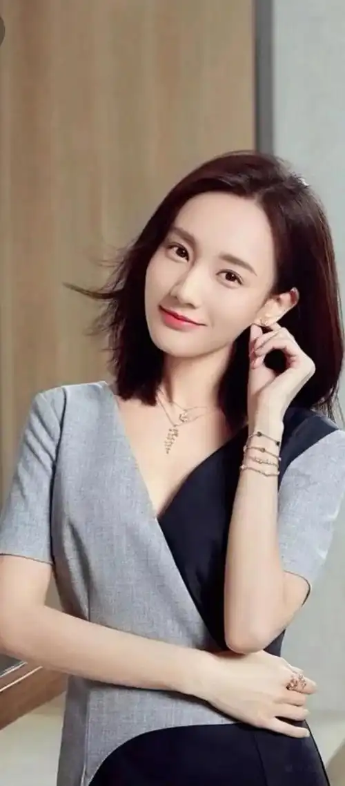 然而,她的原名并不是李一桐,而是李雪.