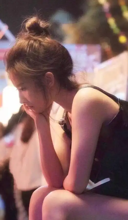 神仙姐姐刘亦菲丸子头美出天际