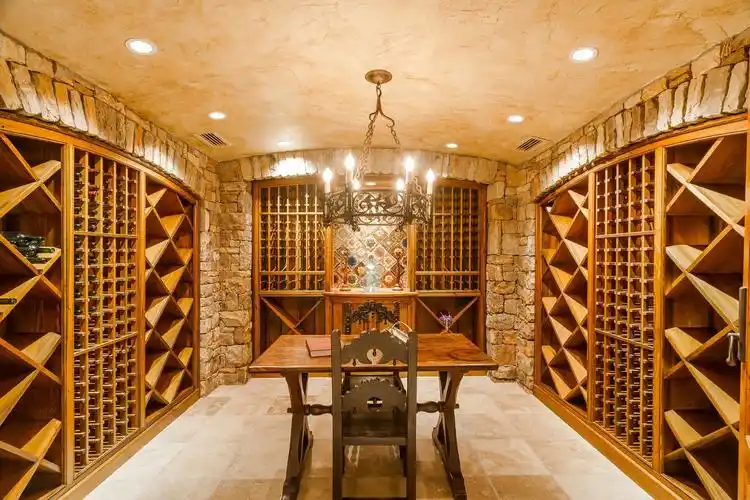 家庭酒窖,私家酒窖怎么打造(别墅私人酒窖如何建造) - 澳格思酒窖设计