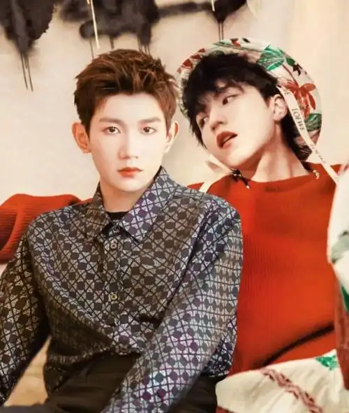 凯源cp图3该图片都是合成的,请不要当真#王俊凯  #王源  #凯源cp