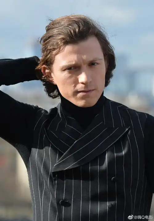 【高清】汤姆·赫兰德2月11日在巴黎宣传《神秘海域》.