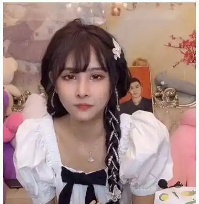 辛巴干女儿患脑萎停播自曝生病原因网友还挺严重的