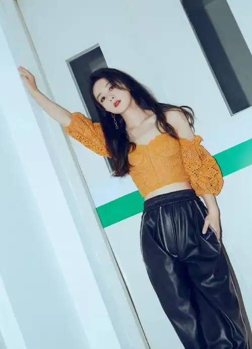 金鹰女神赵丽颖夏日甜酷风写真图片