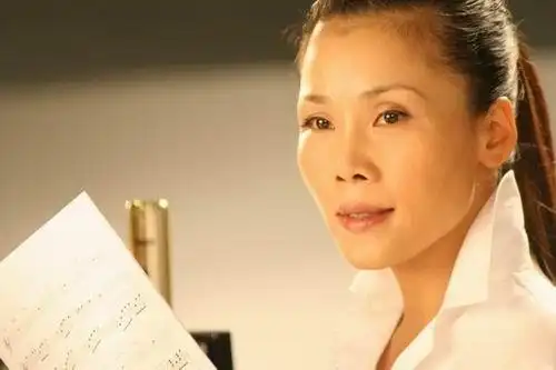 田震代言国外美容产品自信健康形象受青睐图