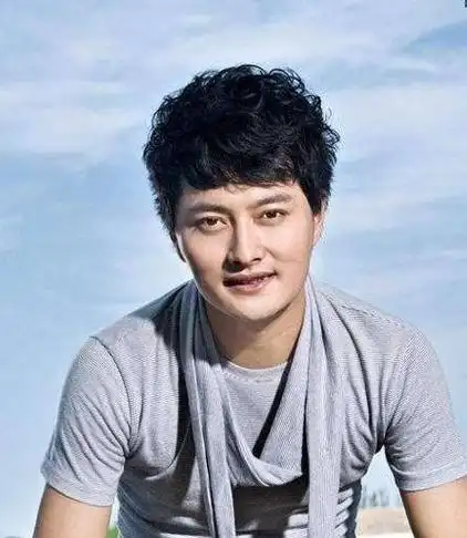 云飞_演员_作品_个人资料_简历_生日_留言 - 酷乐米云飞云飞代言费