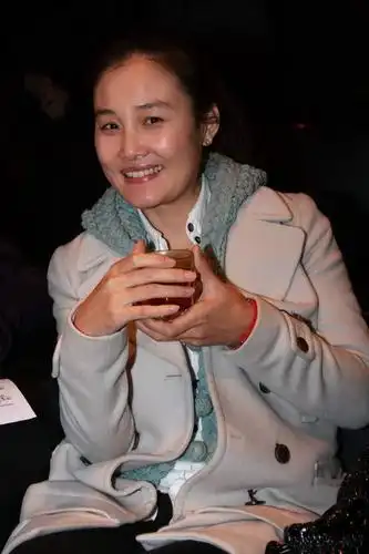 李玉刚与小沈阳打擂 优雅转身走向高端市场(图)