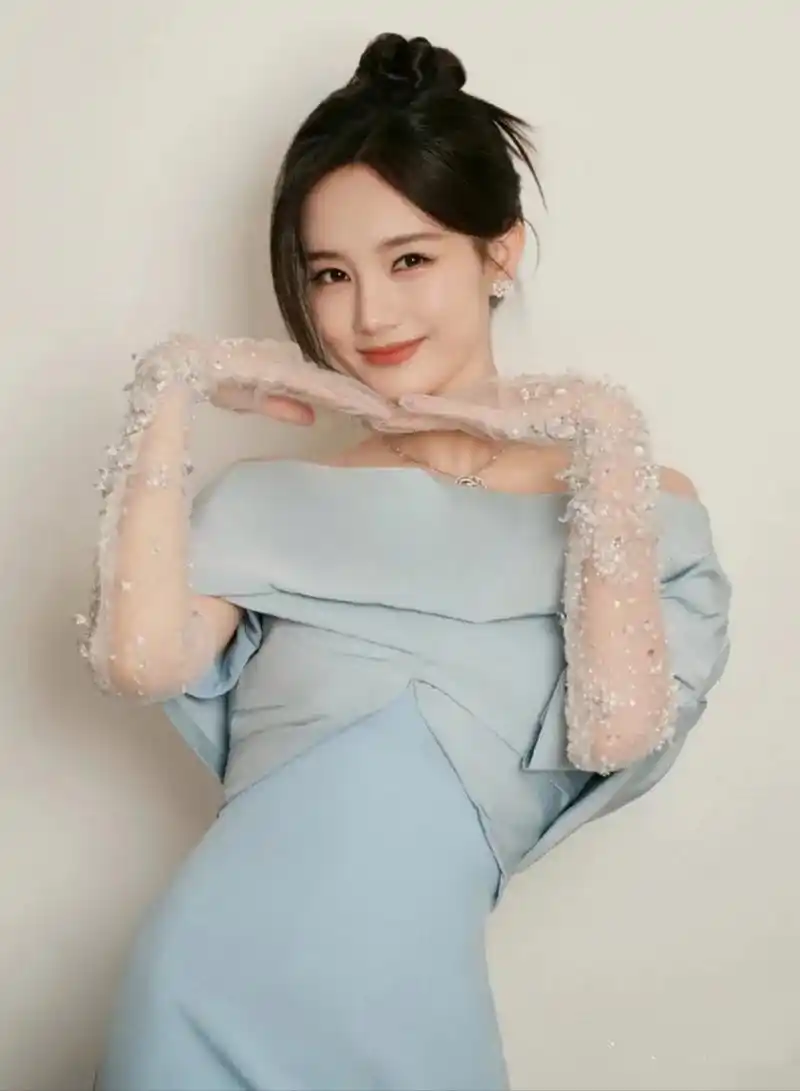 她曾是赵丽颖的替身,却凭着自己的努力成为了当红流量小花 李一桐在