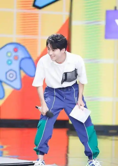 原创快乐大本营王俊凯惊喜来袭镜头虽少却足够惊喜