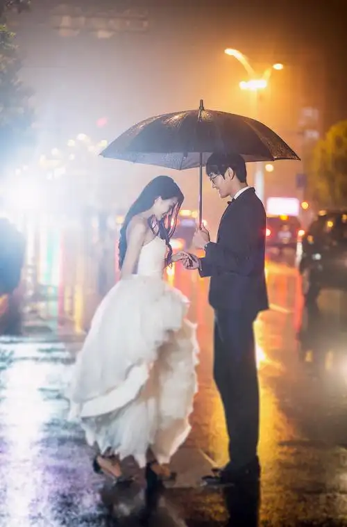 夜景雨景婚纱