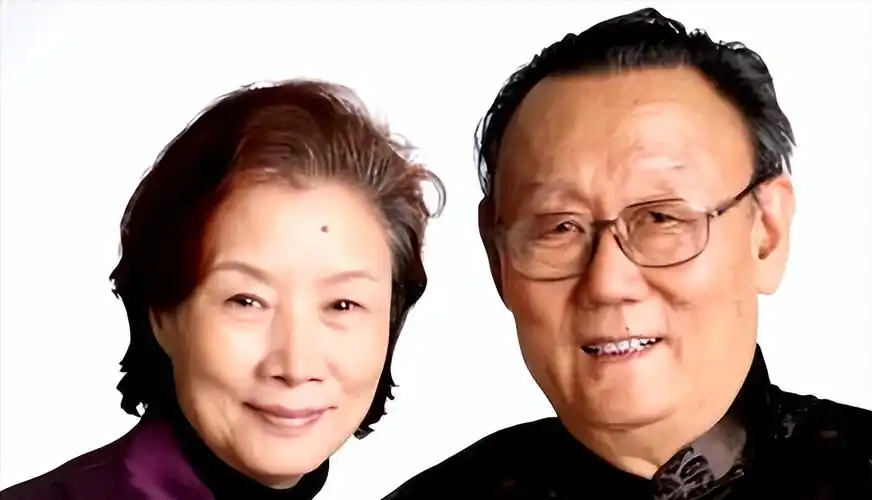 原创吕中嫁给同学今儿子是导演儿媳是著名演员女儿是国人骄傲