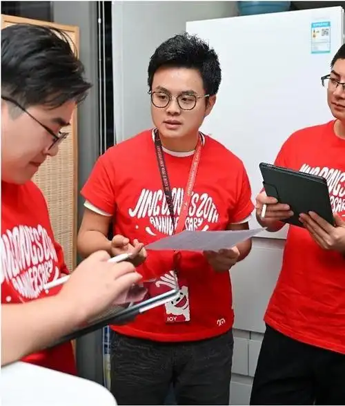 为了打通消费者与烘干机之间的通路,小孟从生活中找到了"灵感".