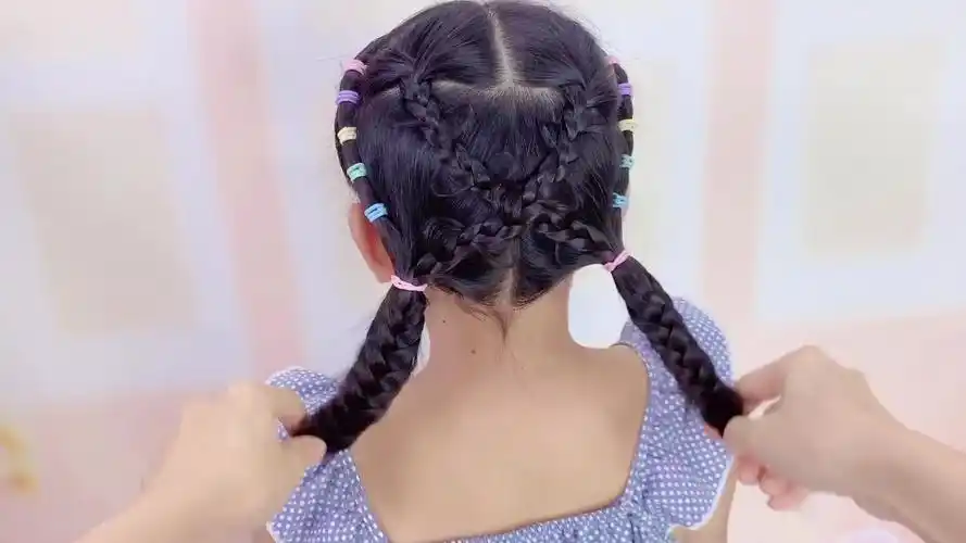 10岁小女孩舅舅结婚来找我扎头发结果亲朋好友都夸好看