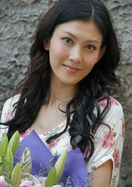 艾莉李彩桦新造型印度服饰搭头纱变异域美人美得不一样了