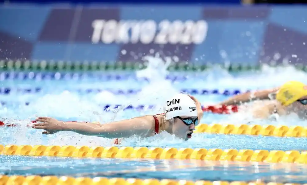 (东京奥运会)游泳——张雨霏晋级女子100米蝶泳半决赛