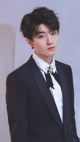 王俊凯 饭修 西装凯