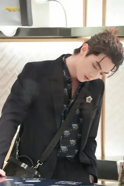 许凯小揪揪限定返场