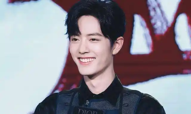 肖战获亚太最帅100张面孔top1,治愈系笑容,你值得拥有_时候_因为_感染