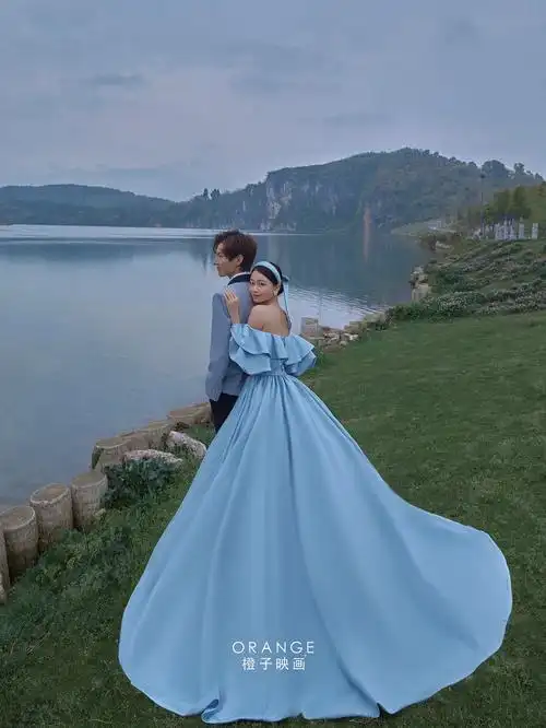 婚纱照蓝色婚纱