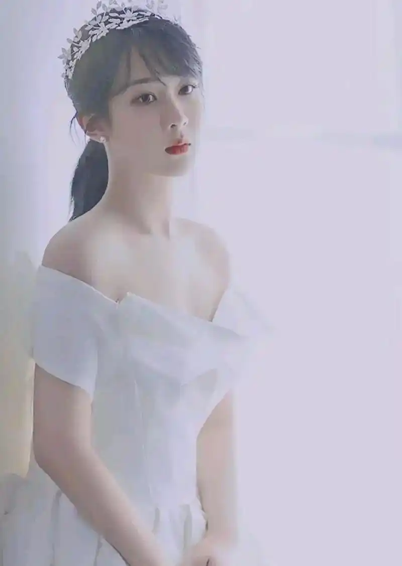 长此以往,杨紫离时尚圈不远了