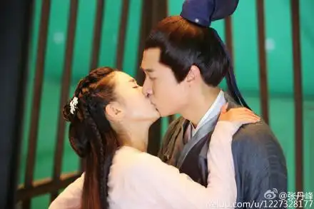 第43集花千骨44集预告:白子画褪我仙骨换你盛开|小骨东方彧卿吻别