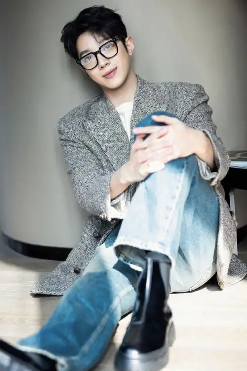 赖冠霖学长风造型